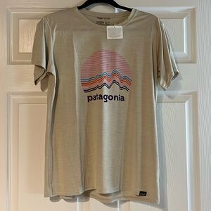 NWT Patagonia Women’s Tee Size L